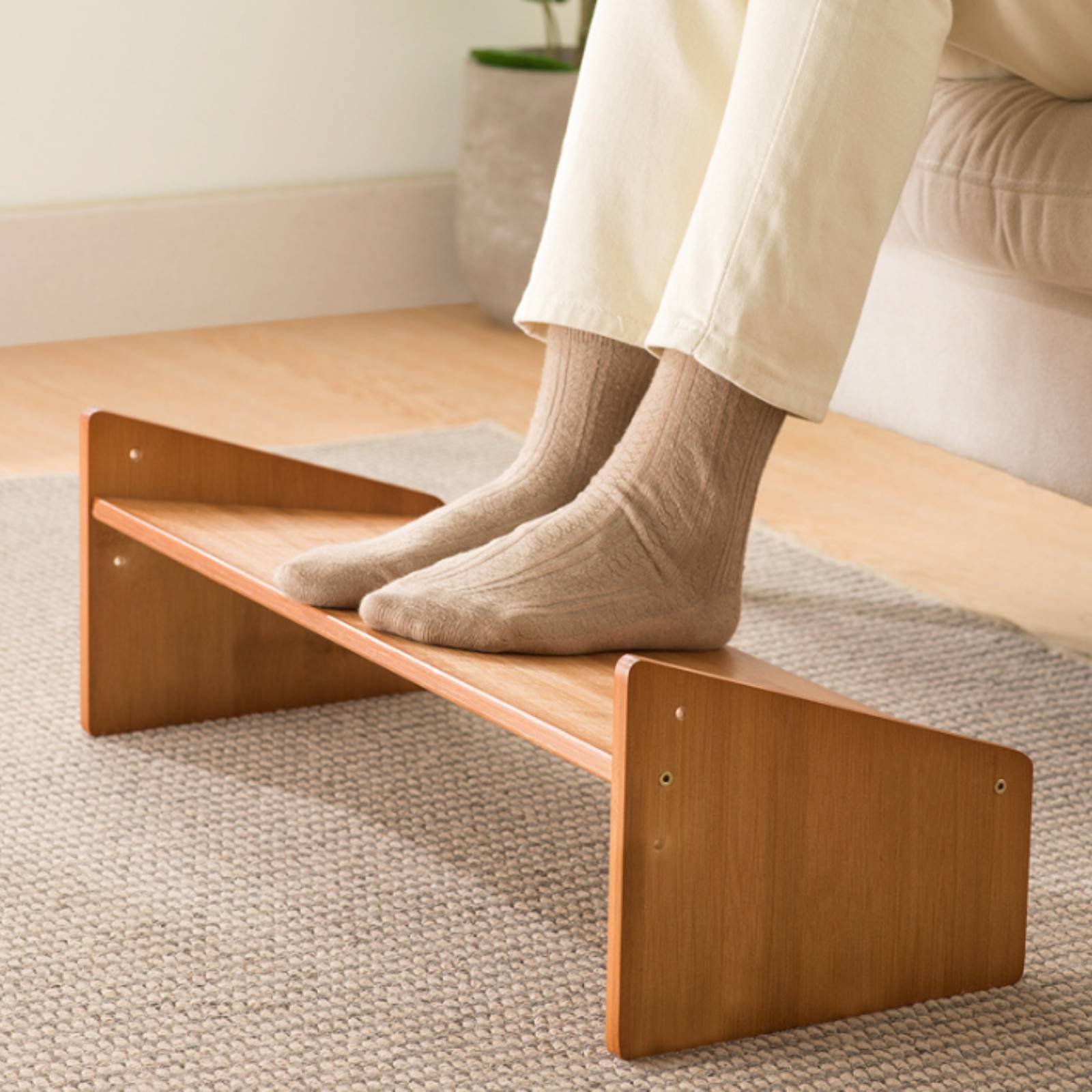 Podnóżek pod biurko z szeroką  – Office Furniture recenzja i cena